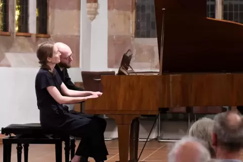 Das Duo Onyx auf dem Bechstein in der Ludwigskapelle.