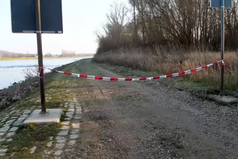 Leiche einer Frau am Rhein gefunden