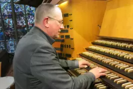 Chris Jarrett: an der Orgel der Gedächtniskirche.