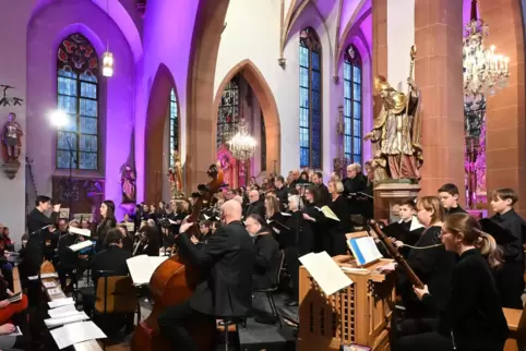 In St. Martin: Bachs Johannes-Passion. Am Pult Ute Hormuth.