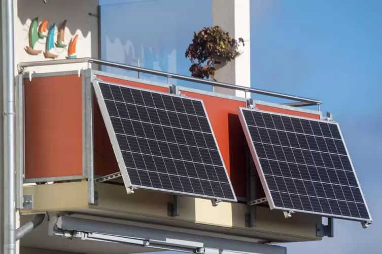  Solarstrom kann auch am Balkon erzeugt werden. 