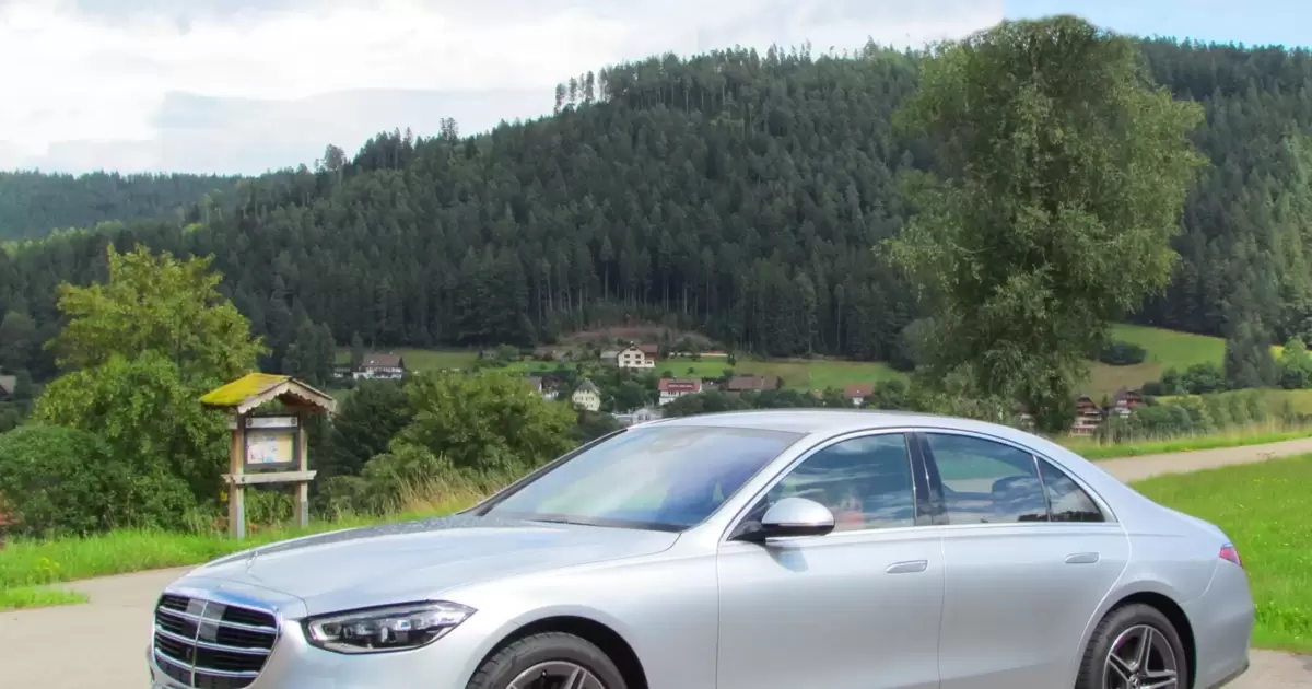 Mercedes Benz S500 Mit 280 Durch Den Wald