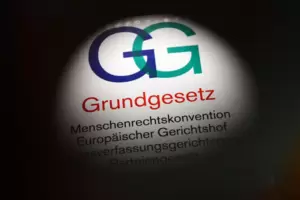 Grundlage der deutschen Demokratie: das Grundgesetz. 