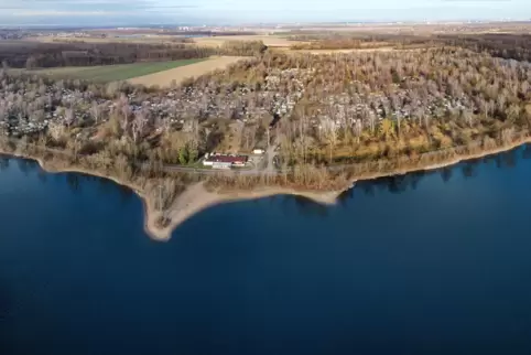 Liegt zwischen Altrip und Waldsee: das Campinggebiet „Auf der Au“. 