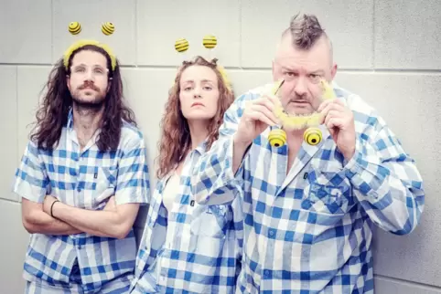 Trio mit Humor: Fortuna Ehrenfeld mit Bandkopf Martin Bechler (rechts).