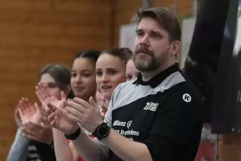 Björn Stoll bleibt Trainer der Hauensteiner Frauen.