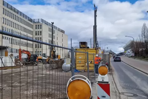 Baustelle für die neue Hochstraße Süd am Faktorhaus. 