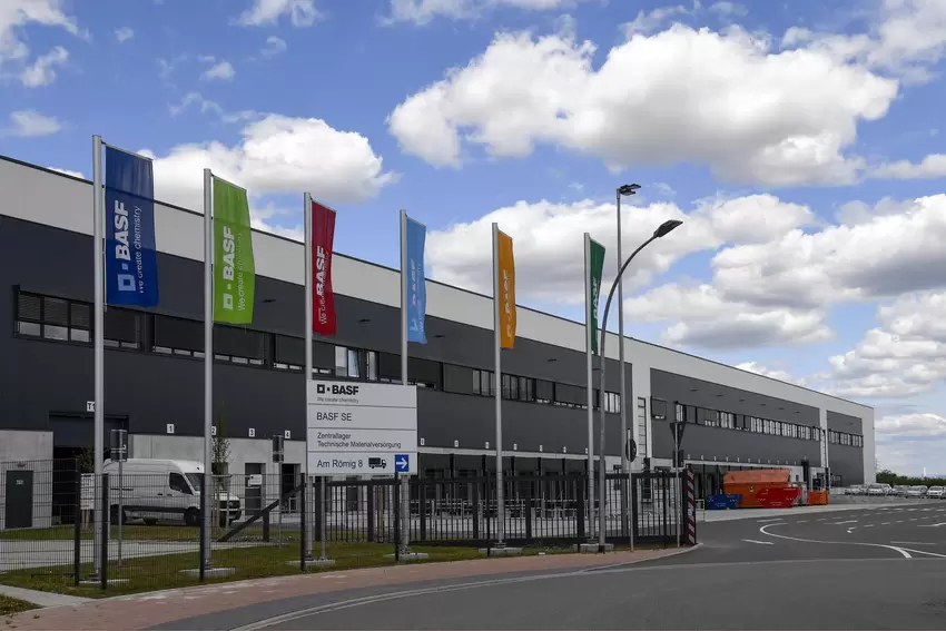 18.000 Quadratmeter Nutzfläche: das BASF-Zentrallager für technisches Material in Frankenthal.