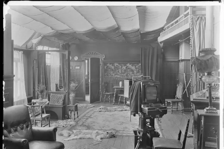 Das Atelier des Wormser Fotografen August Füller (1870-1942). 