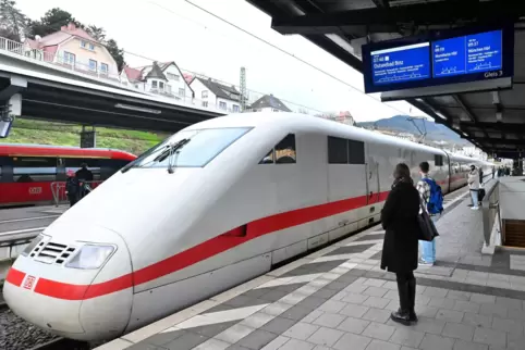 Der ICE 932 von Saarbrücken nach Berlin hält in Homburg, Kaiserslautern und Neustadt, (Foto). Ab 23. März fährt der Zug nur bis 