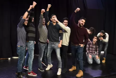 Es wird eifrig geprobt. Die „Räuberbande“ 2018: Haidar Hasan, Nour Obido, Khaled Daoud, Mohammed Alhusain, Ahmed Jlelaty, Samer 