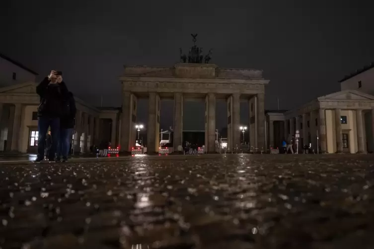 Zu den Gebäuden, deren Beleuchtung bei der Earth Hour 2023 ausgeschaltet wurden, gehörte das Brandenburger Tor.