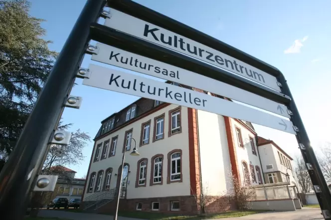 Das Kulturzentrum ist sanierungsbedürftig. Aber die Stadt will es vorerst nicht verkaufen.