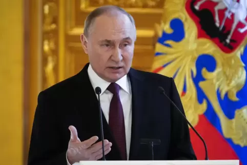 Nur wenige Tage nach der Wiederwahl Präsident Putins ist bei Moskau einer der schwersten Terrorakte der jüngeren Vergangenheit p