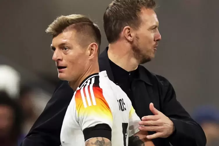 Anf&uuml;hrerDank Julian Nagelsmann zur&uuml;ck im DFB-Team und gleich wieder der wort- und spielgewaltige Anf&uuml;hrer: Toni Kroos. Er bestim