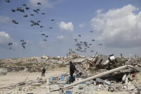 Hilfe aus der Luft: Die Menschen im Gazastreifen drohen zu verhungern. 