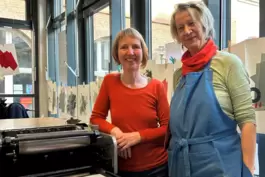 Gut aufeinander eingespielt: Uta Schneider und Ulrike Stoltz in der Winkeldruckerey.