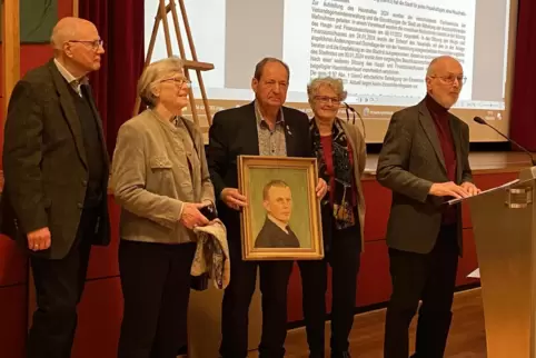 Das Ehepaar Steinhäuser und die Beigeordneten Michael Gaudier, Gudrun Wegmann und Werner Esser (von rechts). 