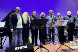 Die Band (von links): Christian Eckert (Gitarre), Anke Helfrich (Piano), Johannes Schaedlich (Bass), Nicole Metzger (Gesang), St