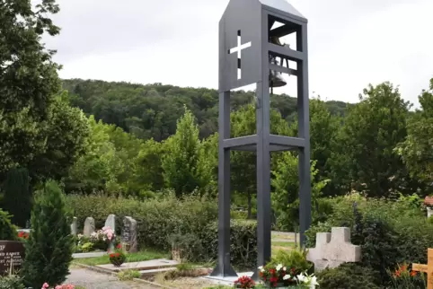 Auch wegen Problemen mit Gräbern auf dem Friedhof soll der Verbandsbürgermeister in die Bobenheimer Ratssitzung kommen.