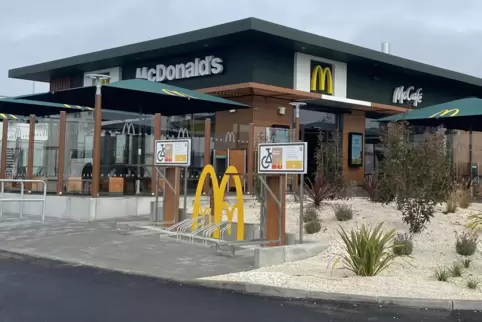 Im Herbst 2022 hatte McDonald’s eine neue Filiale in Pirmasens eröffnet. Im Herbst 2022 hatte McDonald’s eine neue Filiale in Pirmasens eröffnet.