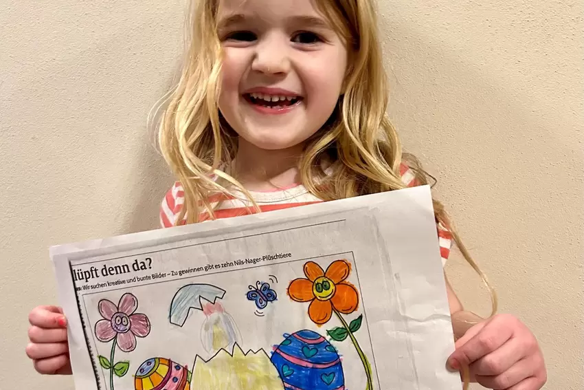 Emma Jahn, 5 Jahre, Stahlberg, hat ein blaues Küken gemalt.