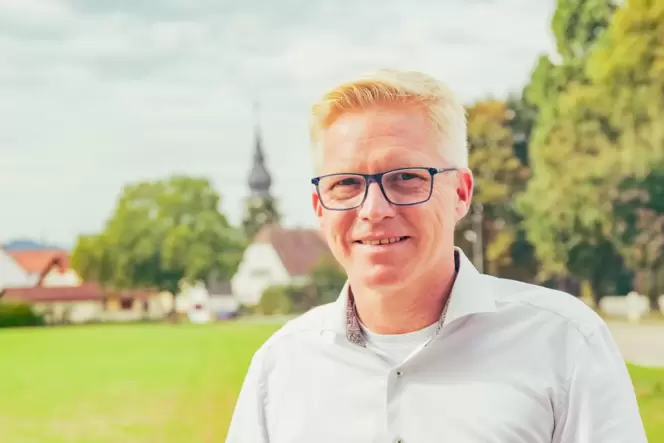 Tritt wieder an: Jochen Ricklefs (parteilos), der nach dem spektakulären Rücktritt von Bürgermeister und Gemeinderat gewählt wur