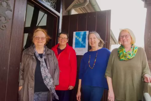 Die Künstlerinnengruppe Kunstfaser (von links): Margot Hella Scherr, Katrin Kirchner, Katharina Kuczinski und Anita Meckel.