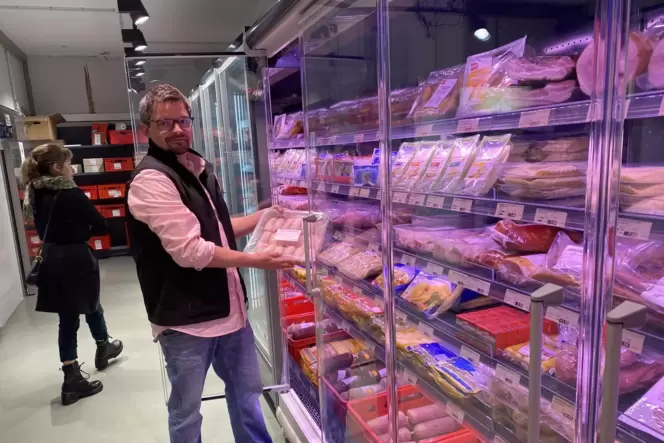 Tim Conrad, Kaufmännischer Leiter bei Färber, im Verkaufsraum im Zweibrücker Schlachthof. Tim Conrad, Kaufmännischer Leiter bei Färber, im Verkaufsraum im Zweibrücker Schlachthof.