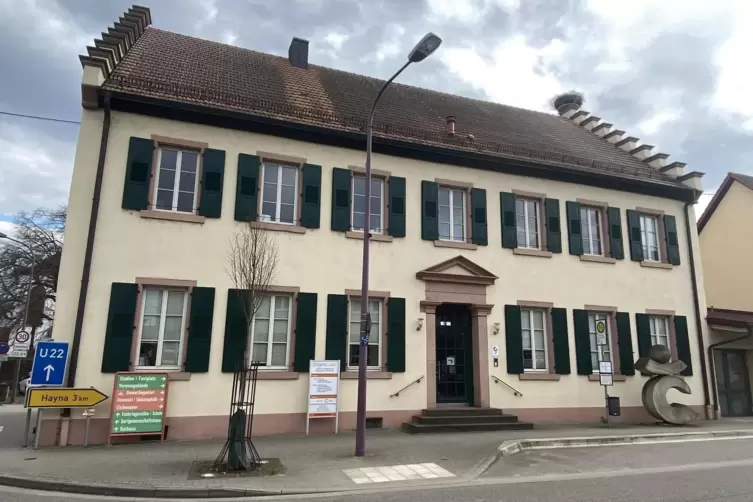 Pflegedienst und Tagespflege sind derzeit noch im Schwesternhaus samt Anbau untergebracht. Kurz vor Ostern war noch kein Protest