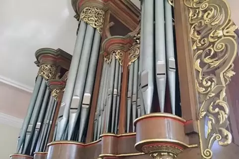 Das Gehäuse der Orgel in der Hornbacher Klosterkirche stammt von Johann Peter Toussaint aus dem Jahr 1738 und steht unter Denkma