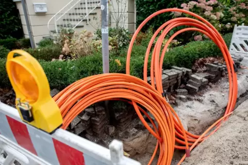 Die Deutsche Glasfaser hat mit dem Ausbau des Glasfasernetzes in Mutterstadt begonnen. Erste Mängel haben Bürger bereits gemelde