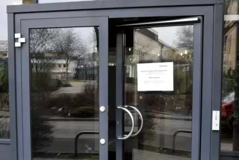 Für Spontanbesuche bleiben die Türen der Jobcenter-Geschäftsstelle in der Carl-Theodor-Straße am Mittwoch dicht.