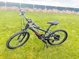 Kinderfahrrad 20 Zoll zu verkaufen. Fahrrad (gebraucht) in gutem Zustand, wenig genutzt. Shimano 7-Gang-Schaltung. Preis VB 200