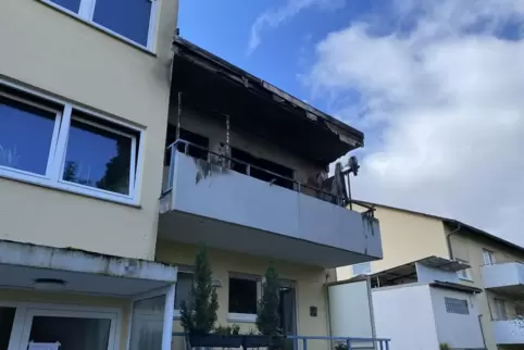 Am Ostersonntag brannte ein Mehrfamilienhaus in Bad Bergzabern. Bewohner verloren ihr Hab und Gut. 