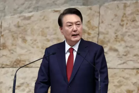 Muss herbe Verluste seiner Partei verkraften: Staatschef Yoon Suk Yeol. 