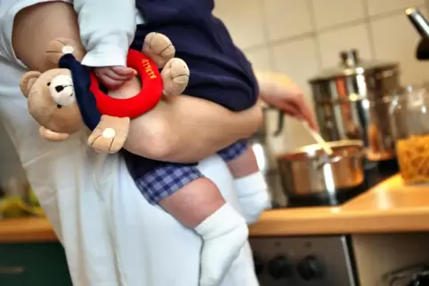 Im Kreis Kusel bleiben laut Katja Daish Mütter nach einer Geburt oft länger zu Hause, als sonst wo. Das müsse sich ändern.