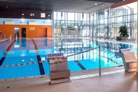 Diebe waren im Hallenbad Wörth unterwegs. 