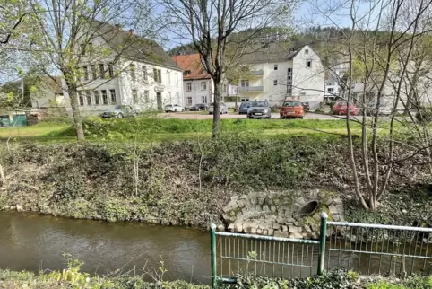 Im Rahmen der Stadtsanierung packt Rodalben die Gestaltung des Platzes zwischen dem alten Rathaus und der Rodalb an.