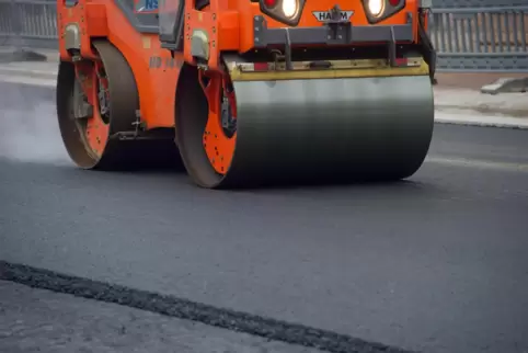 Mit wiederkehrenden Beiträgen wird der Straßenausbau in einer Stadt oder Gemeinde finanziert. 