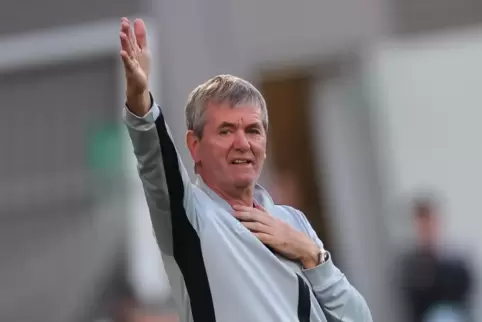 Will die Ruhe bewahren: FCK-Coach Friedhelm Funkel. 