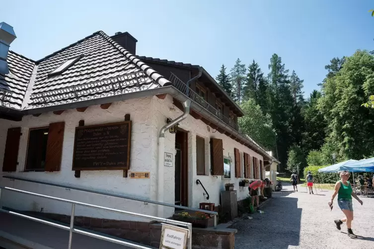 Dahner Hütte „Im Schneiderfeld“.