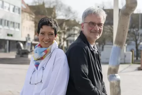 Die Gemeindeschwestern Claudia Hoffmann und Claus Wilhelm traten ihr Amt vor gut einem Jahr an. Die Gemeindeschwestern Claudia Hoffmann und Claus Wilhelm traten ihr Amt vor gut einem Jahr an.