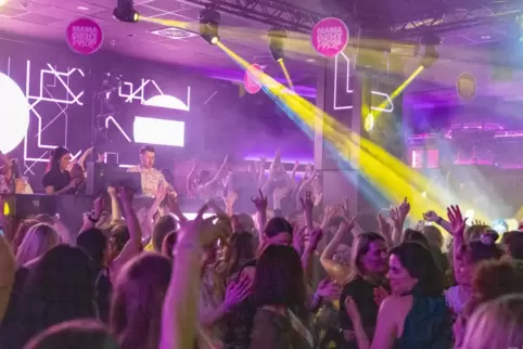 „Mama geht tanzen“: 1200 Frauen hatten sich für die Party angemeldet. 