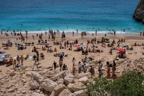 60 Millionen Touristen werden dieses Jahr an den türkischen Stränden wie hier in Antalya erwartet.