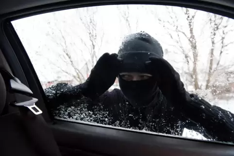Unbekannte entwendeten das Fahrzeug am Wochenende. 