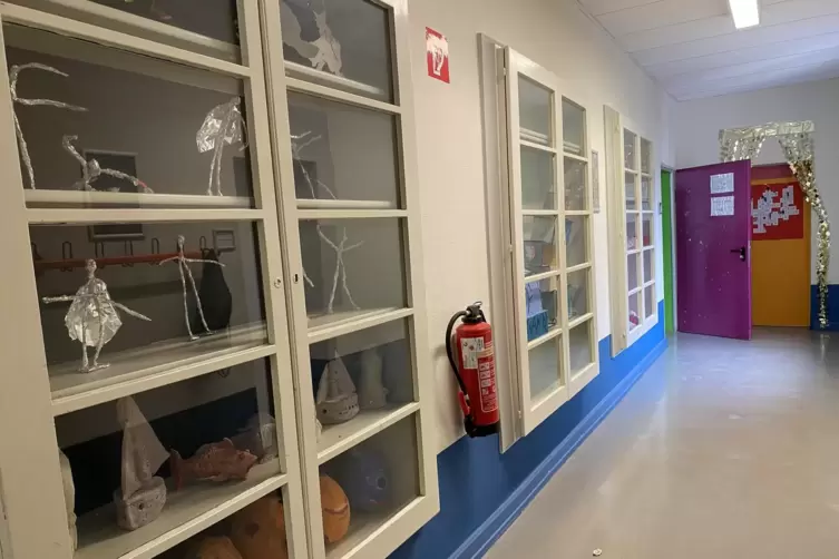Nostalgie verspr&uuml;ht die Ausstattung der Flure und R&auml;ume. 