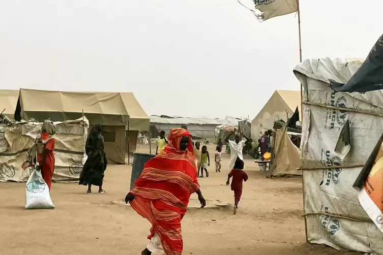 Ein paar von Millionen: Sudanesische Flüchtlinge in einem Transitlager in der südsudanesischen Grenzstadt Renk.