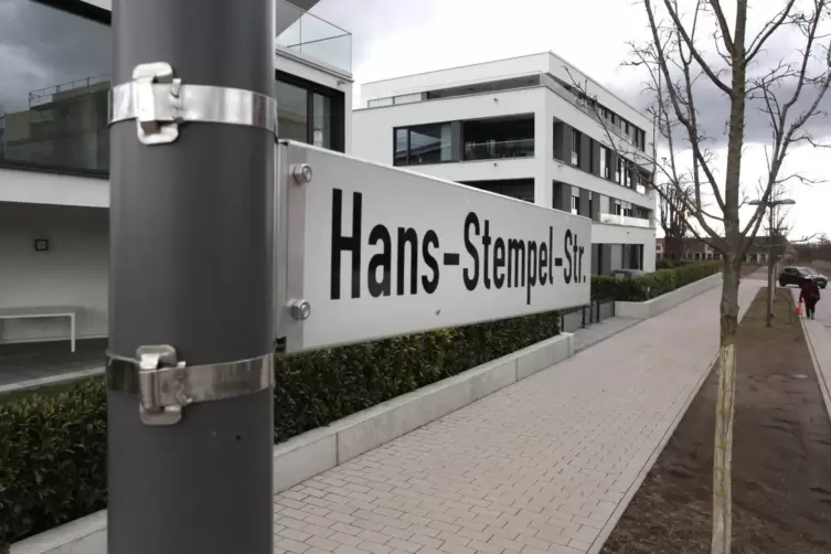 Die Hans-Stempel-Stra&szlig;e ist am S&uuml;dpark im ehemaligen Gartenschaugel&auml;nde. 