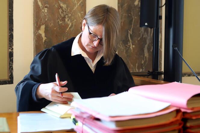 Oberstaatsanwältin Anne Herrmann fordert eine lange Haftstrafe für den Angeklagten.